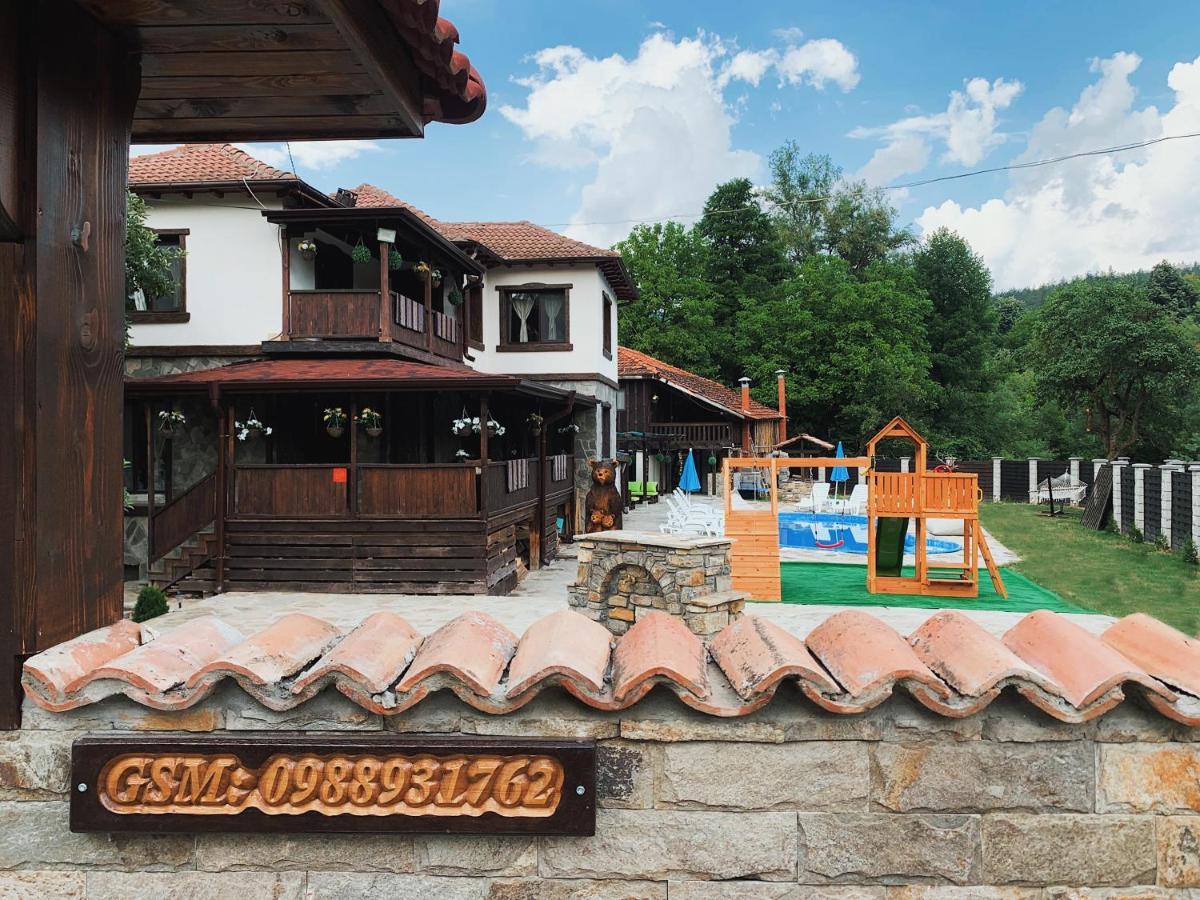 Πανσιόν карамановите къщи *