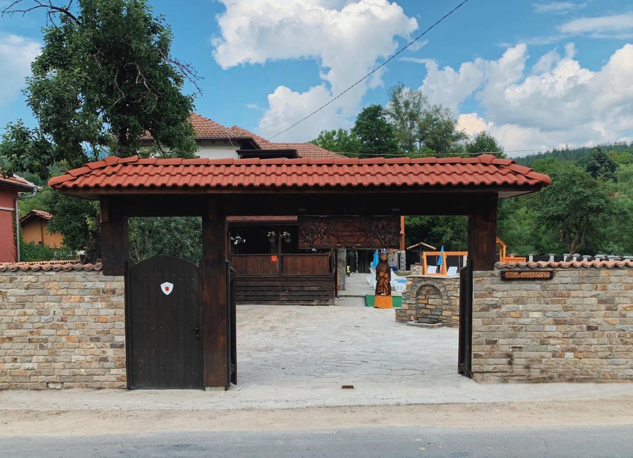 карамановите къщи Aprilzi
