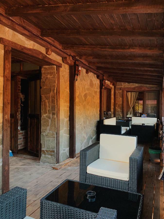 Gasthof карамановите къщи Aprilzi